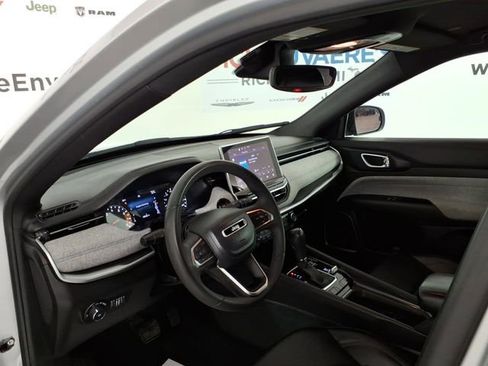 Used 2024 Jeep Compass Latitude AWD/4WD image 12