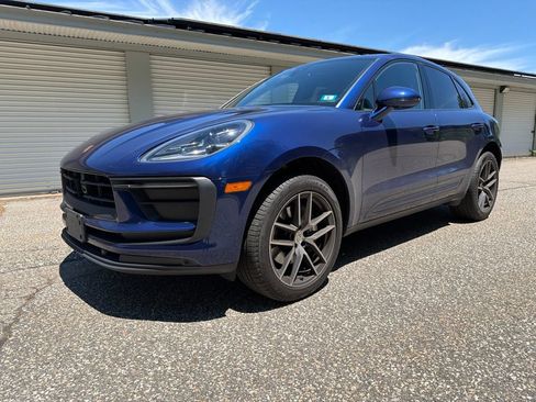 Used 2023 Porsche Macan AWD/4WD image 1