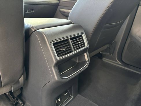 Used 2026 Volkswagen Atlas Cross Sport SE FWD image 24