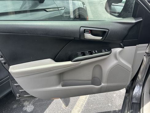 Used 2014 Toyota Camry LE FWD image 3