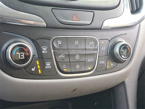 Used 2019 Chevrolet Equinox LT image 15