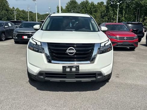 Used 2025 Nissan Pathfinder SV AWD/4WD image 9