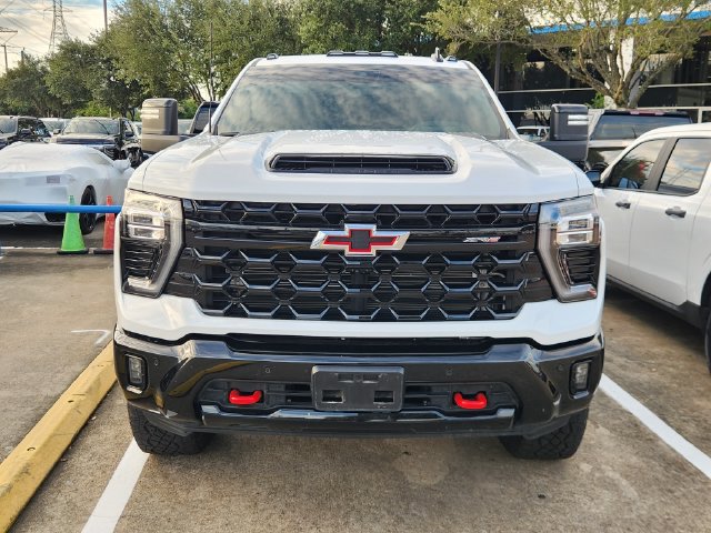 Used 2026 Chevrolet Silverado 2500 ZR2 AWD/4WD image 2
