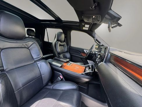 Used 2019 Lincoln Navigator Reserve w/ Cargo Package AWD/4WD image 18