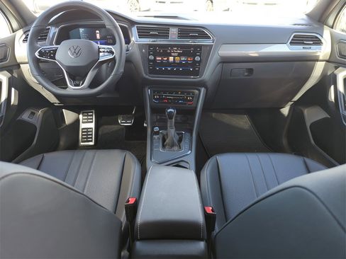 Used 2022 Volkswagen Tiguan SE R-Line image 25