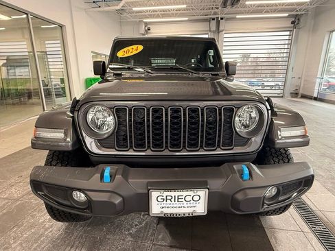 Used 2024 Jeep Wrangler Unlimited w/ Convenience Group image 2