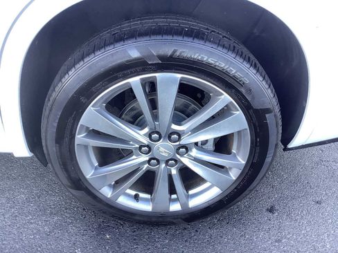 Used 2023 Cadillac XT6 Premium Luxury image 7