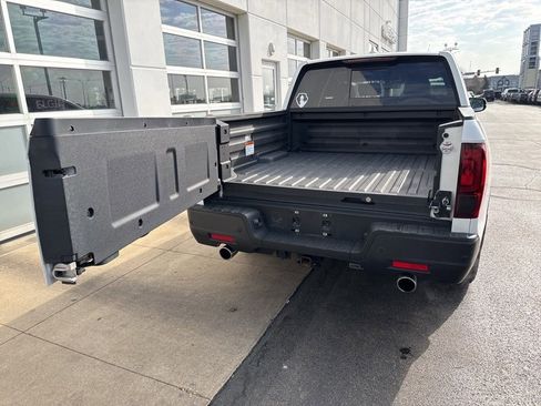 Used 2023 Honda Ridgeline RTL-E image 9