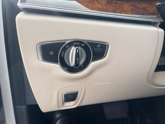 Certified 2018 Mercedes-Benz E 300 4MATIC image 16