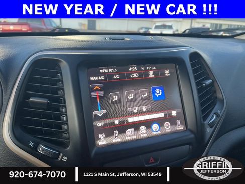 Used 2017 Jeep Cherokee Latitude w/ Cold Weather Group image 25
