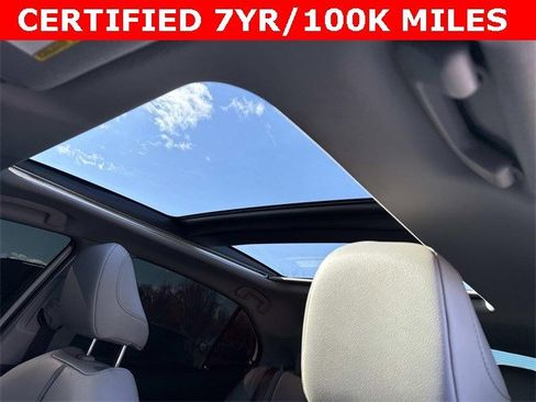 Used 2019 Toyota Camry XSE image 16