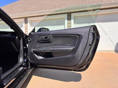 Used 2016 Ford Mustang Shelby GT350 w/ Track Package image 22