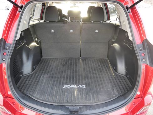 Used 2016 Toyota RAV4 LE image 18