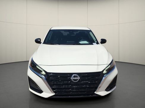Used 2025 Nissan Altima 2.5 S FWD image 2