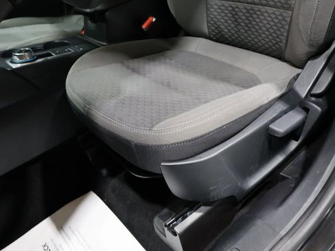 Used 2022 Ford Escape SE image 12