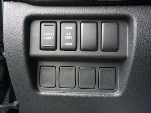 Used 2021 Nissan Titan SV w/ SV Convenience Package image 26