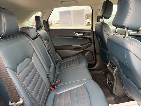Used 2024 Ford Edge SEL w/ Sport Appearance Package image 29