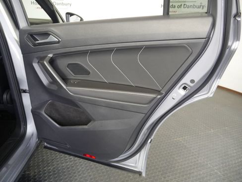 Used 2023 Volkswagen Tiguan SE R-Line AWD/4WD image 7