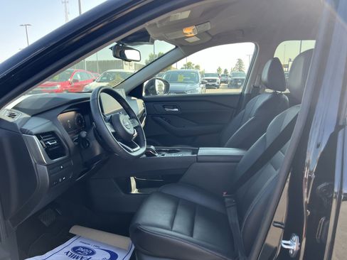 Used 2024 Nissan Rogue SL image 18