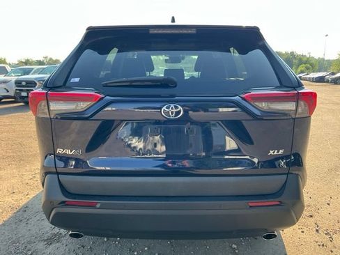 Used 2021 Toyota RAV4 XLE Premium FWD image 3