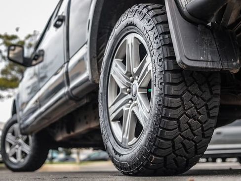 Used 2018 Ford F150 XLT w/ Equipment Group 302A Luxury AWD/4WD image 18