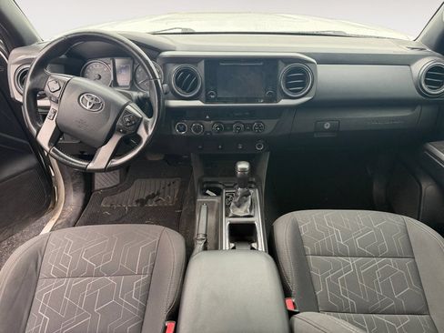 Used 2016 Toyota Tacoma TRD Off-Road w/ Towing Package AWD/4WD image 9