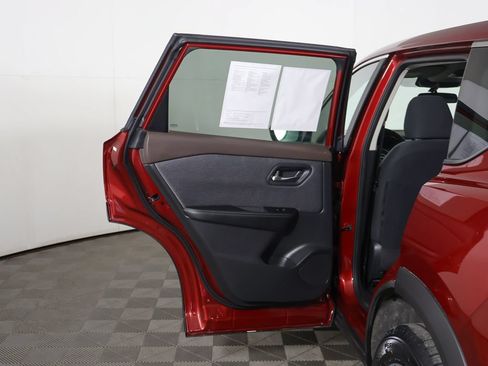 Used 2023 Nissan Rogue SV AWD/4WD image 18