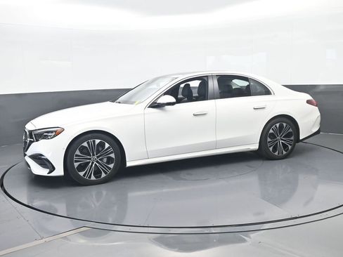 Used 2025 Mercedes-Benz E 350 Sedan image 2