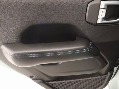 Used 2024 Jeep Wrangler Unlimited Rubicon 4xe image 17