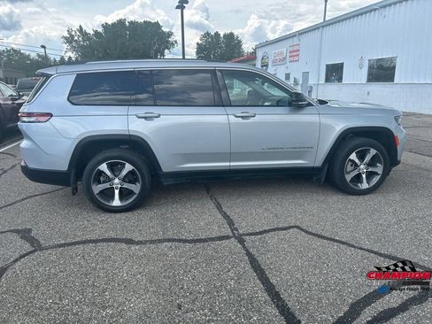 Used 2023 Jeep Grand Cherokee L Limited AWD/4WD image 6