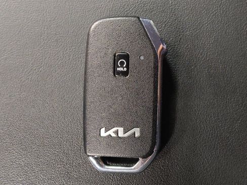 Used 2022 Kia Sorento S FWD image 32