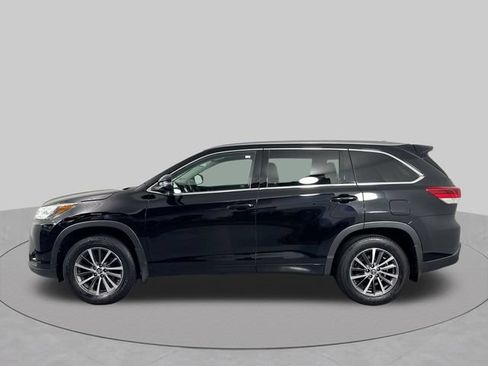 Used 2017 Toyota Highlander XLE AWD/4WD image 30