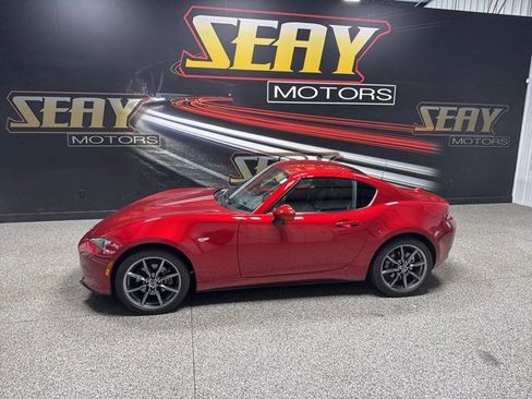 Used 2017 MAZDA MX-5 Miata RF Grand Touring image 2