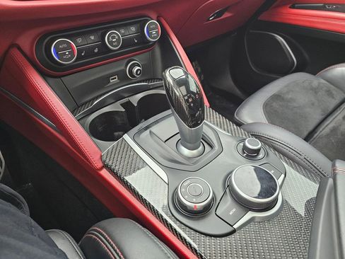 Used 2019 Alfa Romeo Stelvio Quadrifoglio image 31