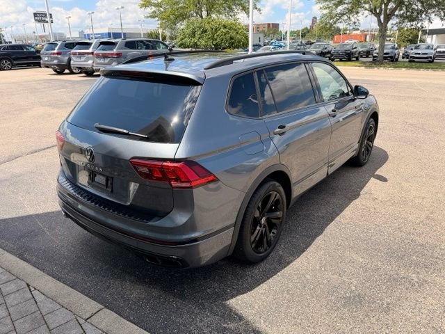 Certified 2024 Volkswagen Tiguan SE R-Line FWD image 4
