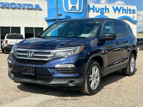 Used 2018 Honda Pilot LX image 1