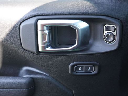 New 2025 Jeep Wrangler Unlimited Rubicon image 45