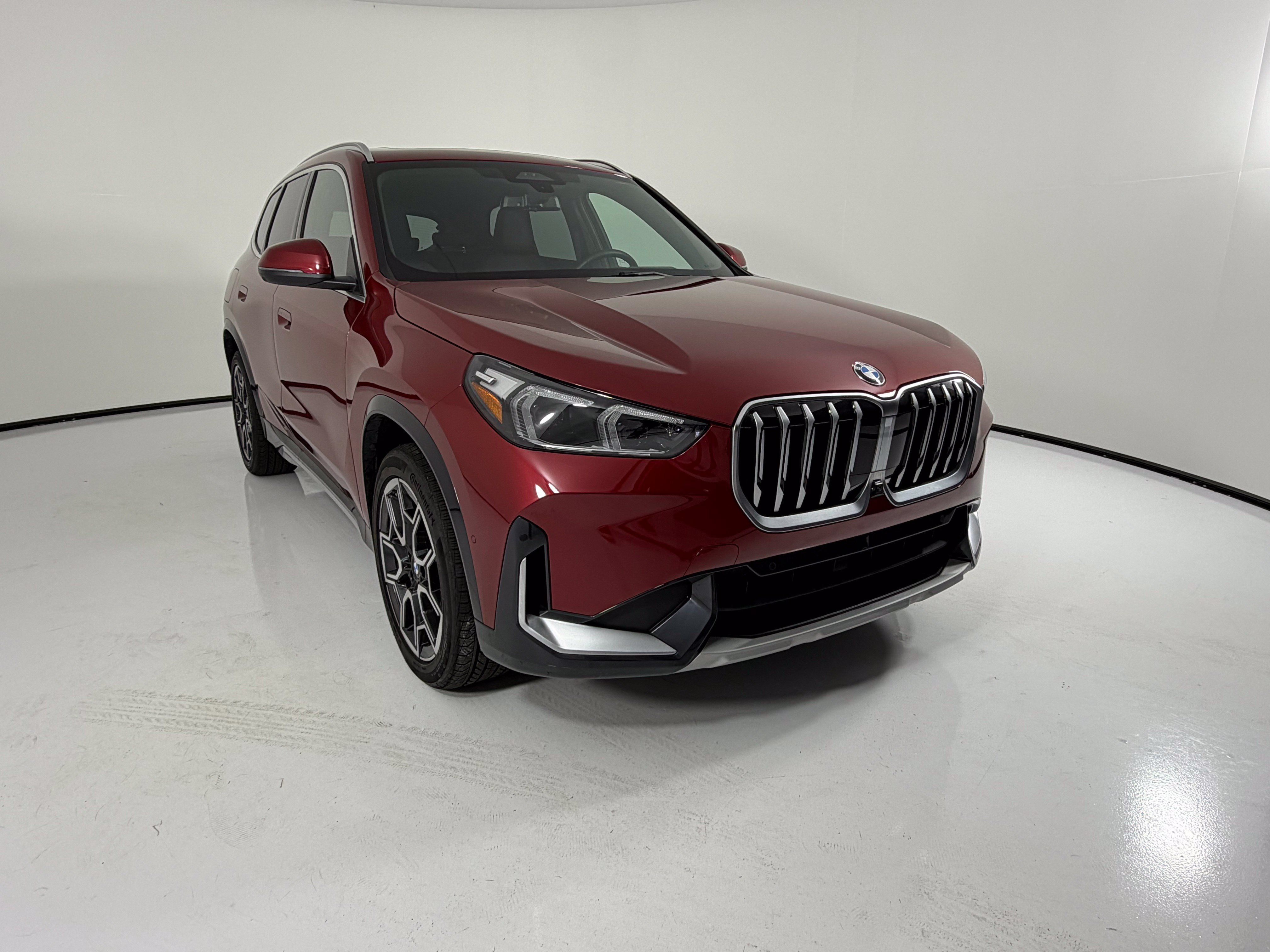 Used 2026 BMW X1 xDrive28i AWD/4WD image 3
