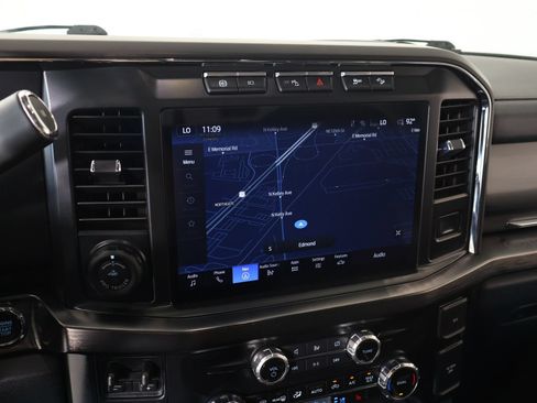 Used 2024 Ford F250 Lariat w/ Lariat Ultimate Package AWD/4WD image 7