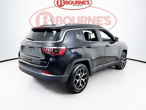 Used 2025 Jeep Compass Limited image 9