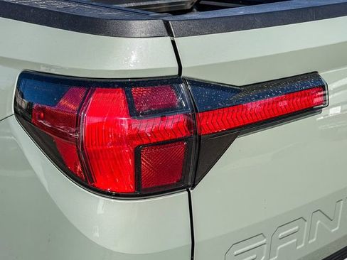 Certified 2025 Hyundai Santa Cruz Limited AWD/4WD image 12