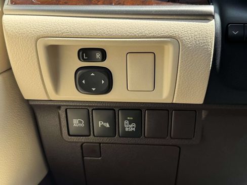 Used 2017 Lexus ES 350 w/ Navigation System Package FWD image 30
