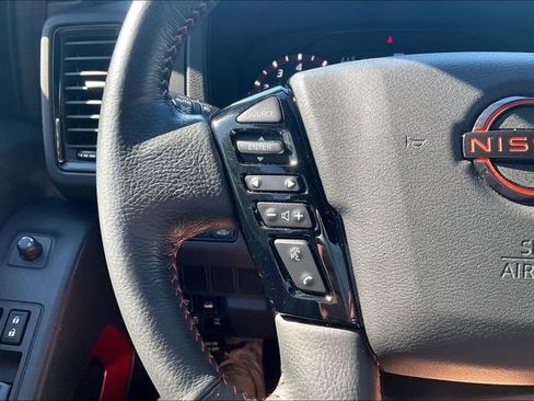 Used 2022 Nissan Frontier PRO-4X w/ Technology Package AWD/4WD image 18