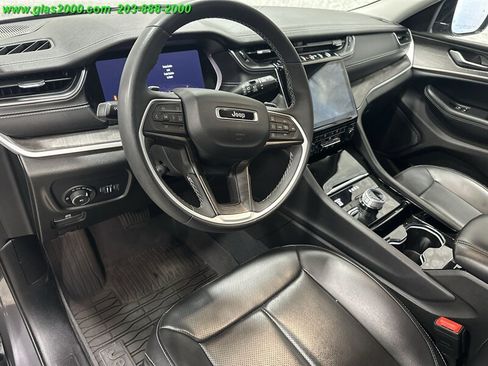 Used 2023 Jeep Grand Cherokee L Limited w/ Luxury Tech Group II AWD/4WD image 3