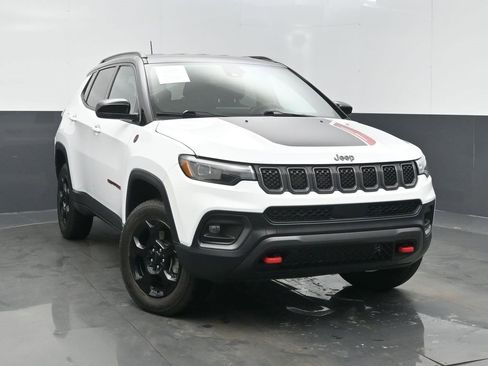 Certified 2023 Jeep Compass Trailhawk w/ Trailhawk Elite Group image 2