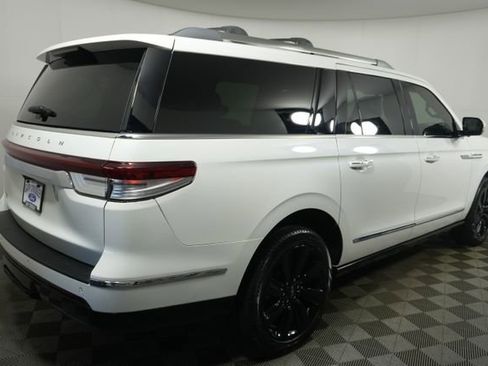 Used 2024 Lincoln Navigator L Reserve AWD/4WD image 3