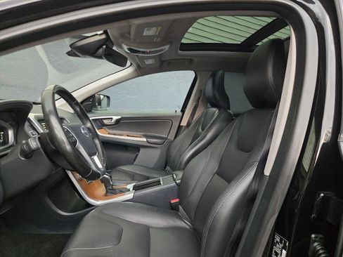 Used 2017 Volvo XC60 T5 Inscription w/ Preferred Option Package AWD/4WD image 7