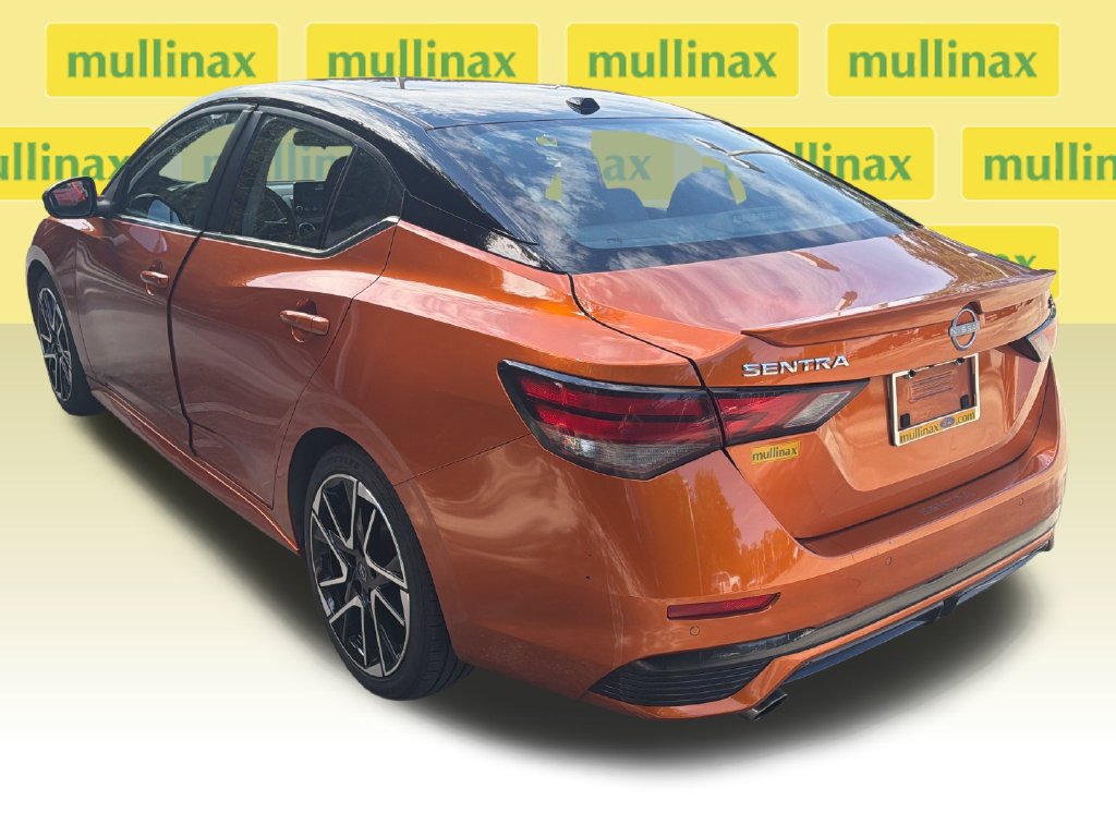 Used 2025 Nissan Sentra SR FWD image 9