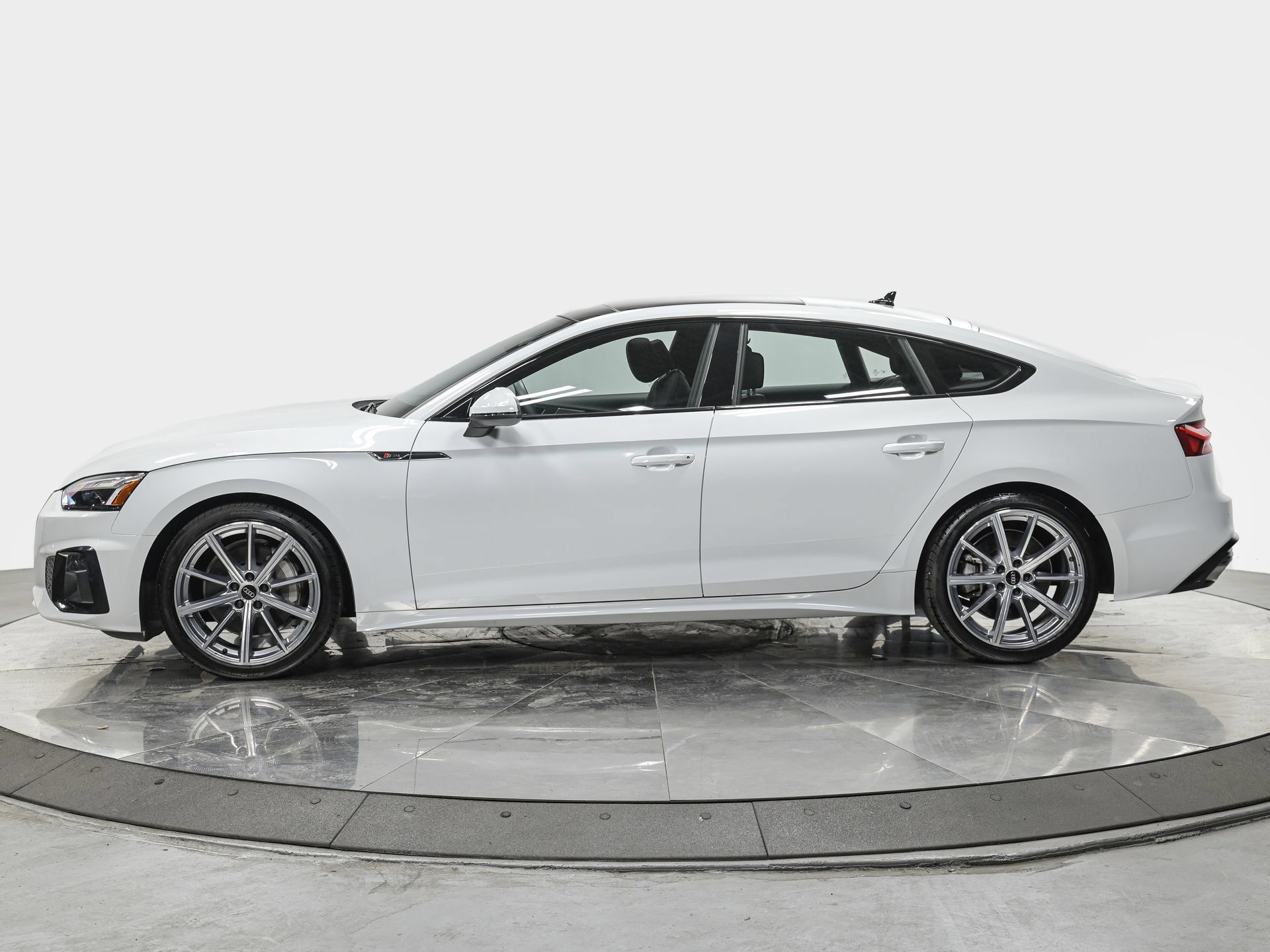 Used 2025 Audi A5 2.0T Premium Plus w/ Convenience Plus Package AWD/4WD image 2