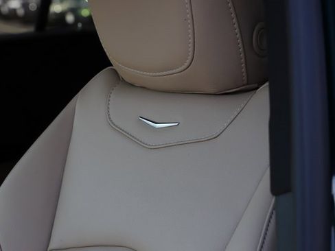 Used 2024 Cadillac XT4 Luxury w/ Cold Weather Package image 14